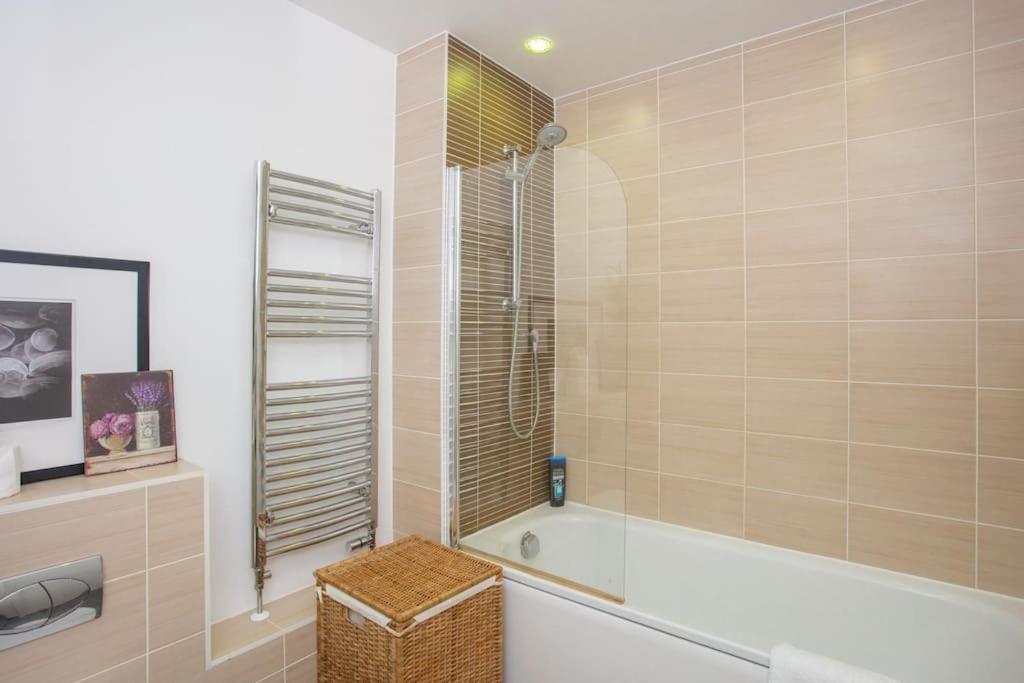 Unique & Welcoming 2Bd Flat In Limehouse Lejlighed London Eksteriør billede