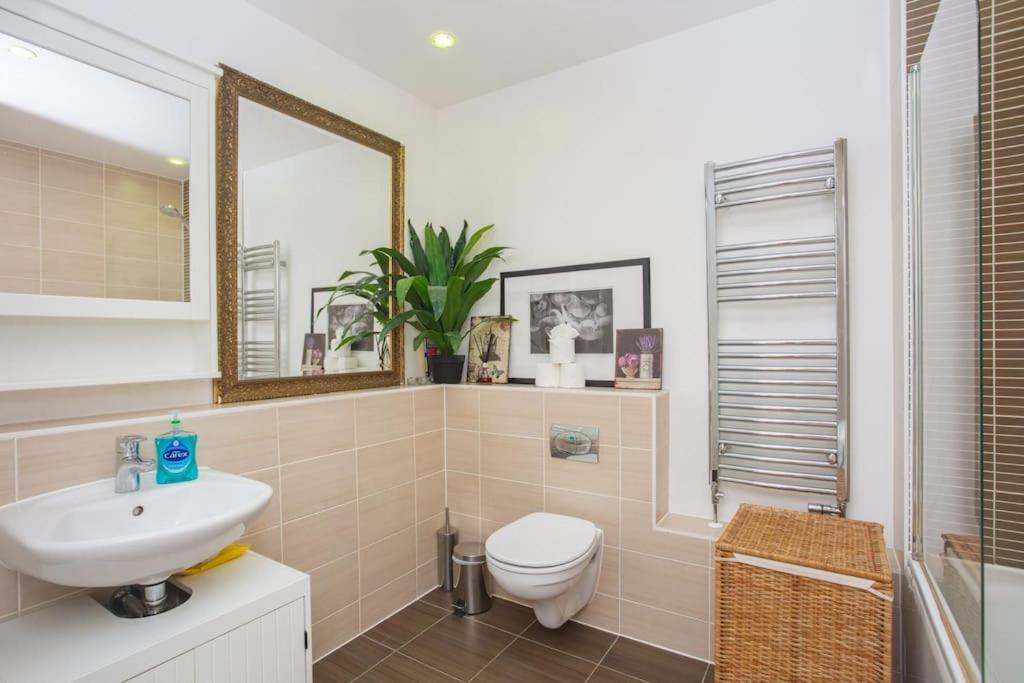 Unique & Welcoming 2Bd Flat In Limehouse Lejlighed London Eksteriør billede
